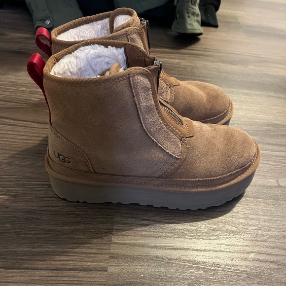 Platform uggs - Picture 1 of 3